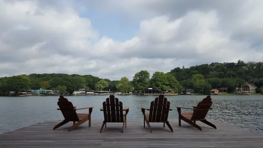 Lakeside Waterfront Lake Austin Home - Image 1