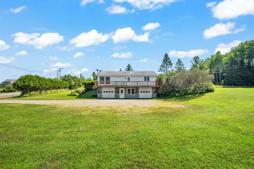 🐾Dallas Ridge - Dog friendly four seasons home in Rangeley! - Image 1