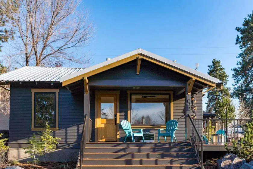 Bluebird Day - Delaware House, Old Downtown Bend, Hot tub and modern amenities. - Image 1
