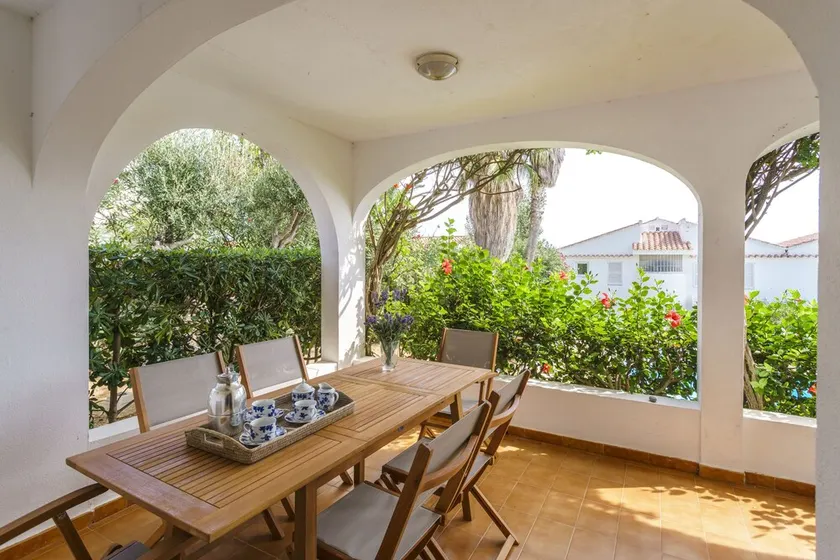Magnificent villa 5 minutes from the beach - Image 1