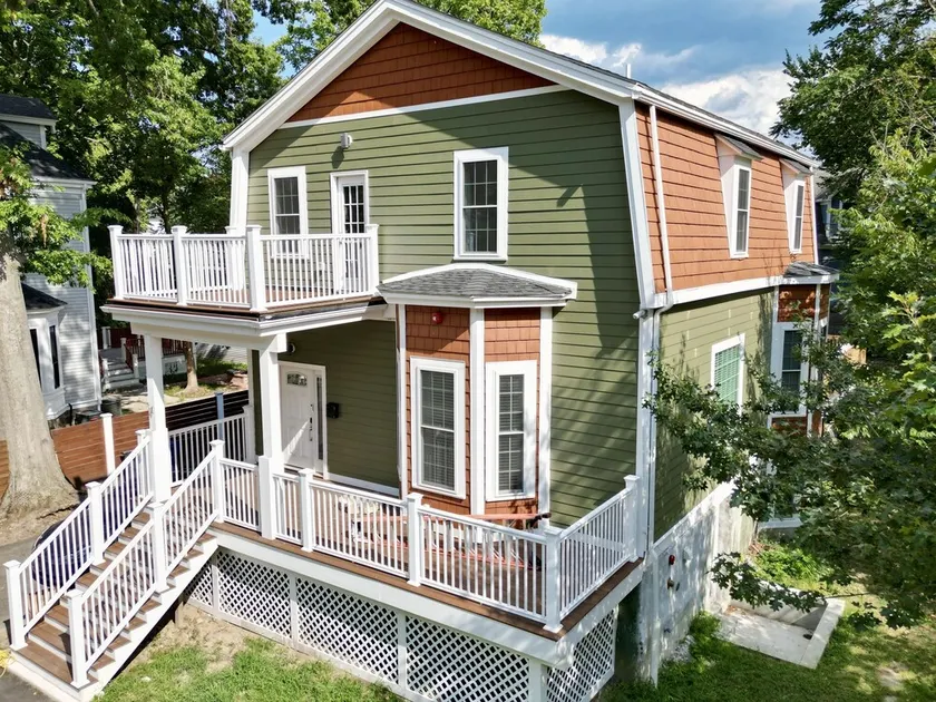 Upscale Unit 3 at Perrin Place - Image 1
