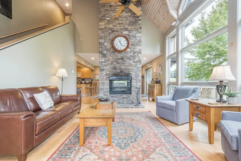Main Street Retreat - Image 1