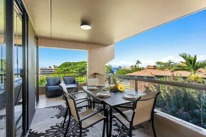 Kona Pacific: Oceanview 2BR Condo with Lanai—Steps to Beaches & Downtown! - Image 1