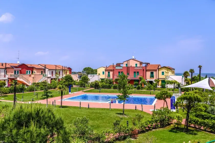 Nuevo Apartamento Lignano - Aprilia con vistas al mar y piscina - Image 1