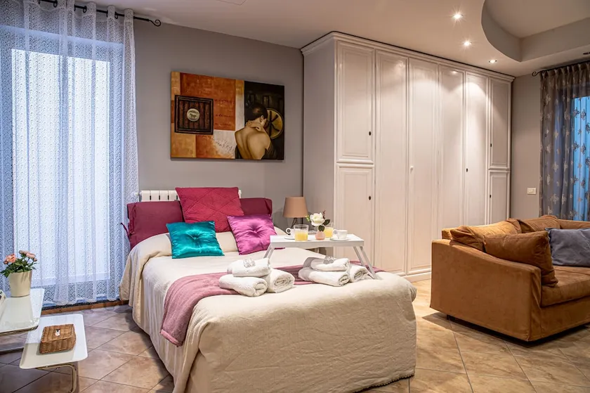 Modernhome - Image 1