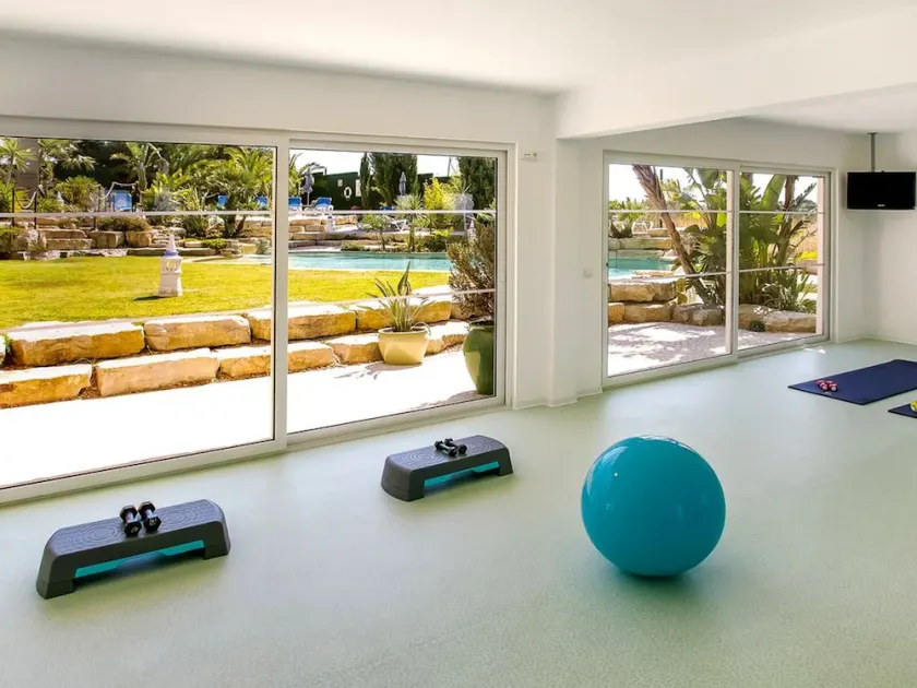 Stunning Lagos Villa | 10 Bedrooms | Villa Lacuna Deluxe | Private Pool & Jacuzzi | Algarve - Image 1