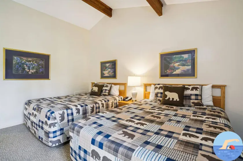 Deluxe-værelse med 2 queensize-senge Standard-værelse på 1. sal med opvarmet pool - Image 1