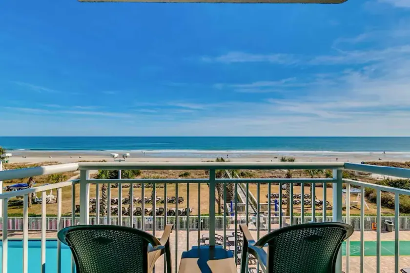 · Oceanfront Studio - Spectacular Views, Private Balcony! - Image 1