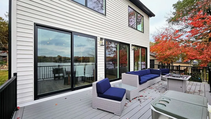 Lakeside Serenity by Avantstay Lakefront, Newly Built, Deck w/ Views! - Image 1