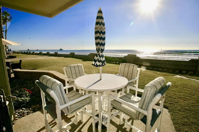 BEACHFRONT BAS chalet, vue panoramique, D31 - Hunter's Hideaway - Image 1