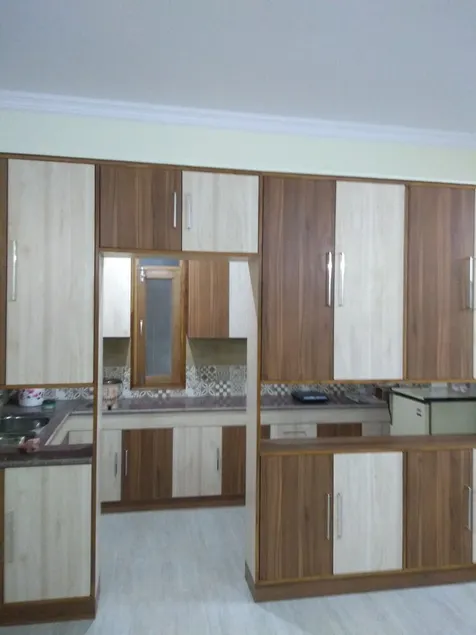 Apartamento totalmente amueblado (tres habitaciones con baño y cocina adjuntos) - Image 1