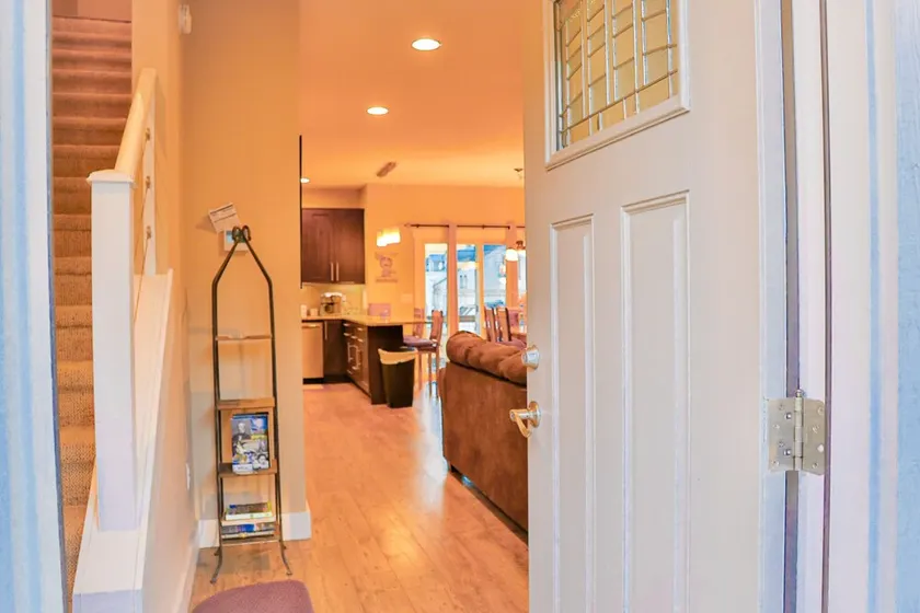 Walk to Train! Pet-Friendly Townhome! - Image 1