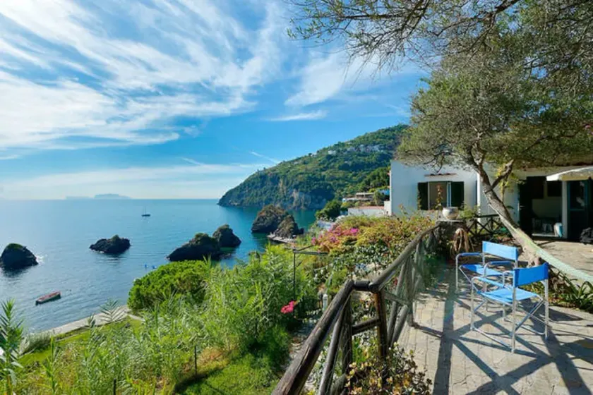 Sommerhus med privat adgang til havet - Image 1