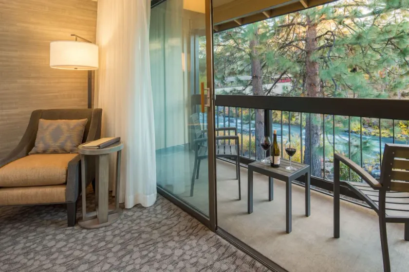 Superior Queen Suite w/ Surrounding Nature Trails! - Image 1