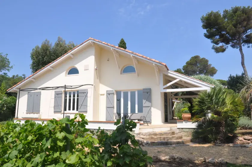 Seafront luksus villa med panoramaudsigt over bugten St Tropez - Image 1
