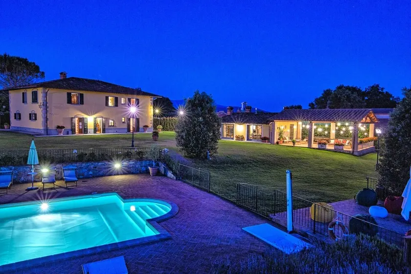 Villa en Bibbiena con 6 habitaciones, capacidad 15 - Image 1
