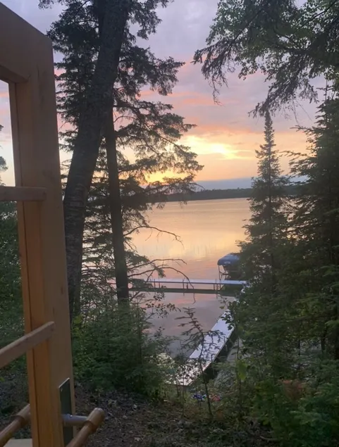 Crystal Clear Beautiful Deer Lake 5 Bdrm Gorgeous Northwoods Cabin Finnish Sauna - Image 1