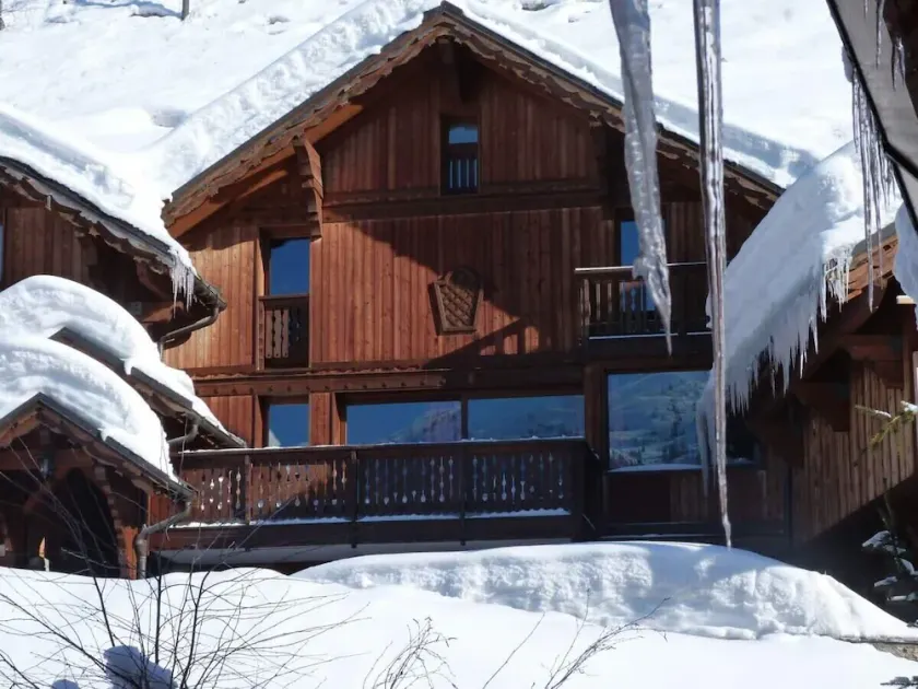 Chalet Clearmount with Spa - Image 1