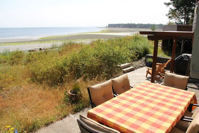 Walk-on Sandy Beach with Outstanding Ocean View,  Qualicum Bay - Image 1