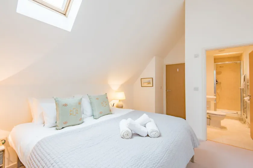 Spacious city centre apartment by Bloom Stays  with parking, central location - Image 1