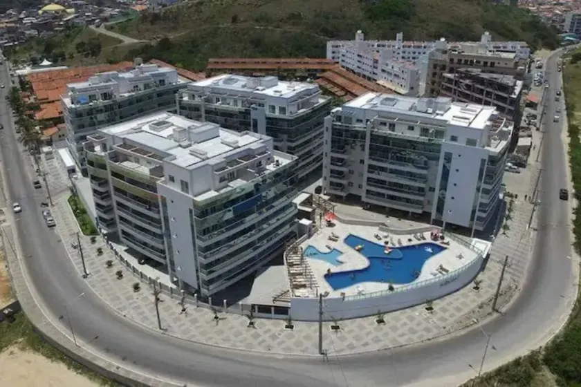 Beachfront apartment with pool, games room, and much more! - Image 1