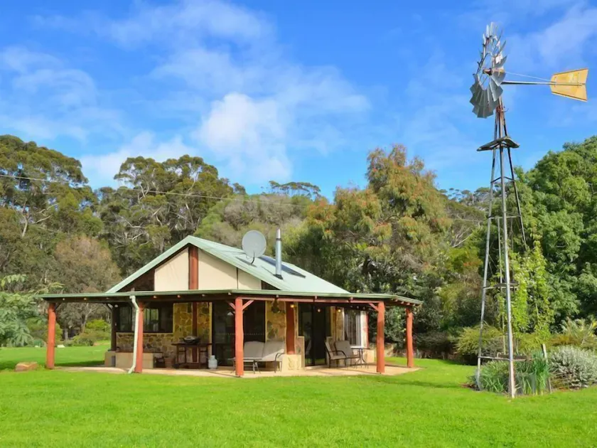 Country Comfort Cottage adult retreat for 2 people  Not pet friendly - Image 1
