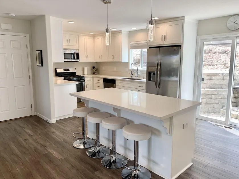 Exquisite Retreat: W/ Hot tub, Scenic Views, Shopping, & added on In-law Suite - Image 1