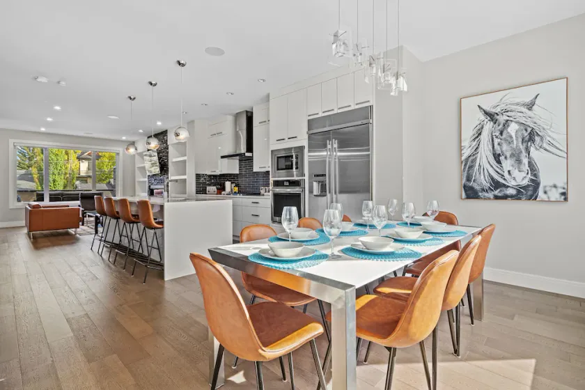Downtown Luxury with Fast Wi-Fi & Amazing Kitchen! - Image 1