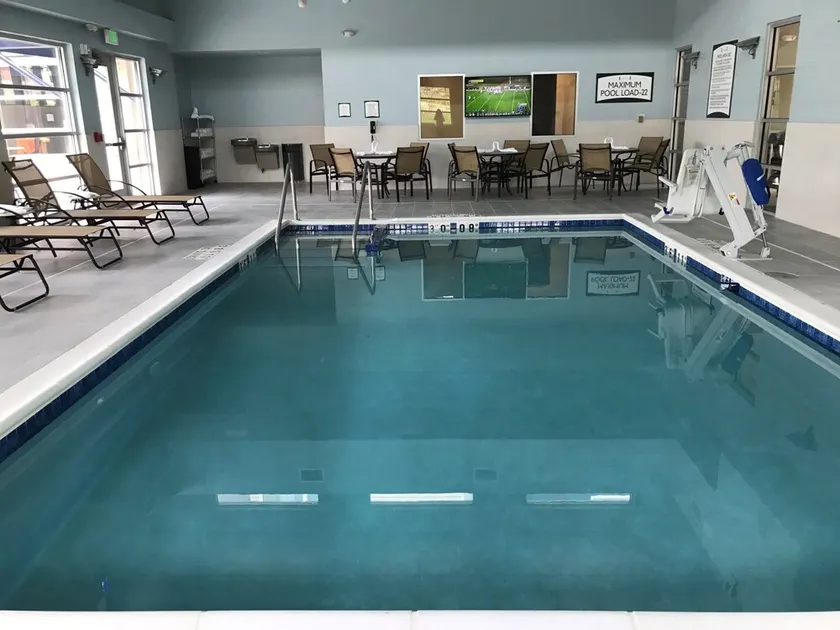 King Suite. Gratis frukost. Pool med en glidbana. Perfekt för affärsresenärer! - Image 1