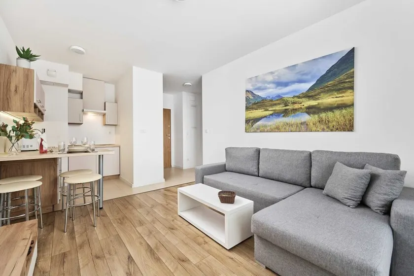 Semaforowa Apartment Wroclaw By Renters - Image 1