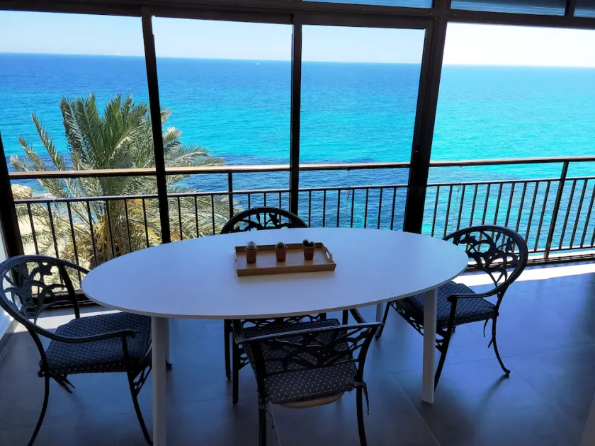 Appartement en toute première ligne de mer Coveta Fuma avec une vue imprenable - Image 1