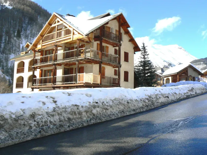 Spacious and bright apartment in the heart of Queyras Arvieux - Image 1