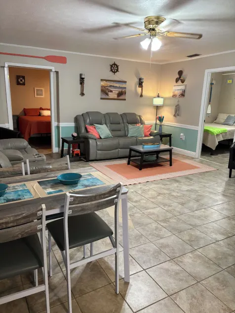 3 Bd, 2 bath, close to boat ramp. 25.00 pet fee per pet - Image 1