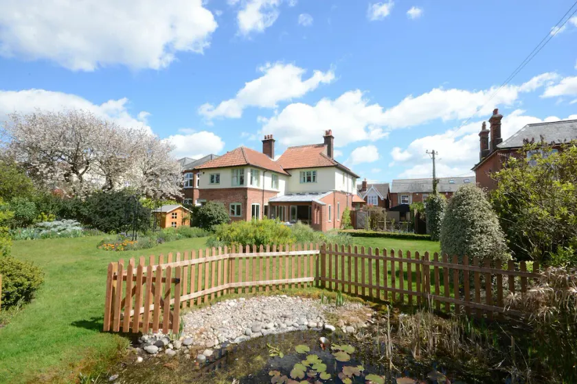 Holly Lodge - Image 1