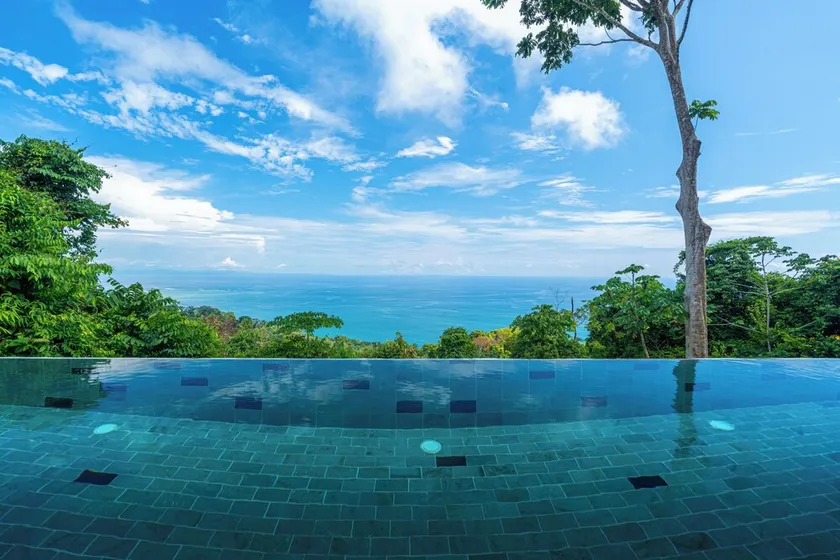 Wake up to the sounds of the jungle and dramatic views of the sea - Image 1