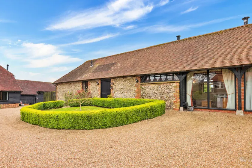 Flint Barn - Image 1