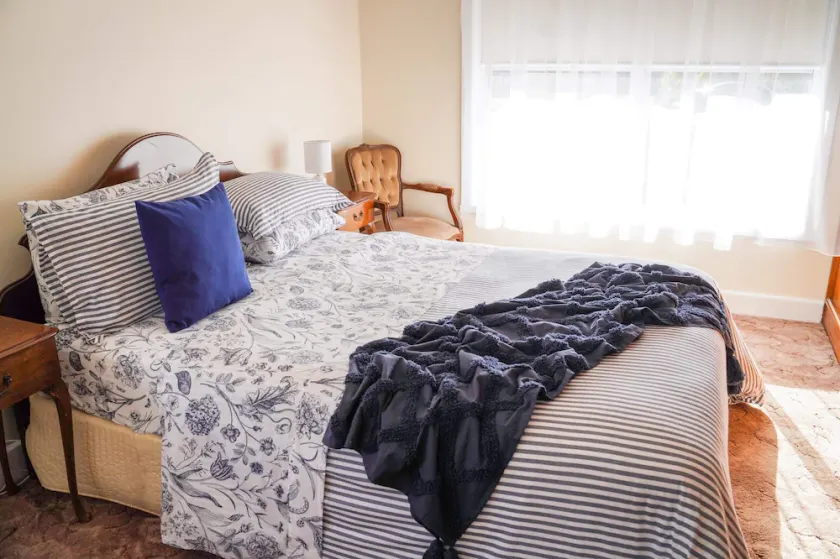 Comfortable 3 bedroom home > for work, rest or play! - Image 1