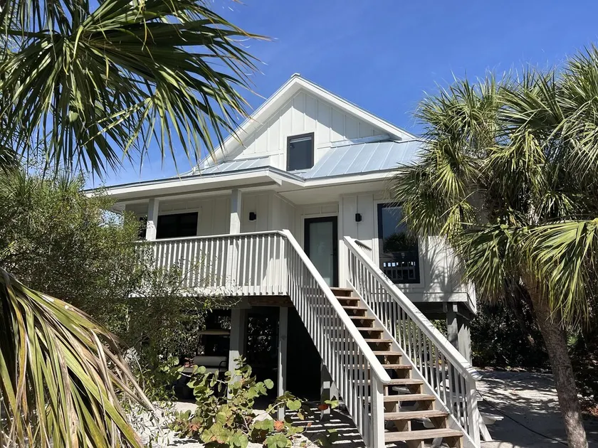 Pools, Kayaks, Tennis, Golf Cart & Both Island Clubs Included w/Boat Dock Option - Image 1
