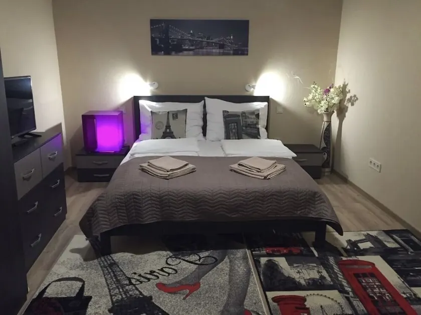 Apartment Near Opera in Dowtown Budapest - Image 1