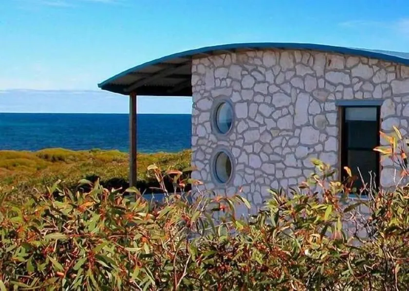 Blaues Seestrandhaus - Image 1