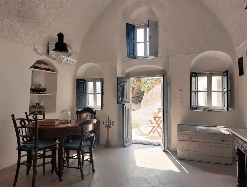 House of the Seven Ships. Cycladic traditional house with sea and sunset view - Image 1