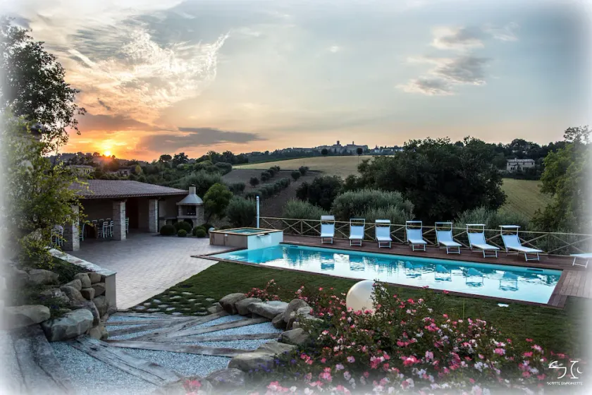 AGRITURISMO IL MELOGRANO: Matthew Wohnung mit Pool und schönem Garten - Image 1