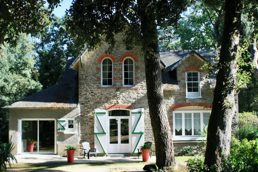 Typical charming residence in 400 of the beach in park sported of 4000m2 - Image 1