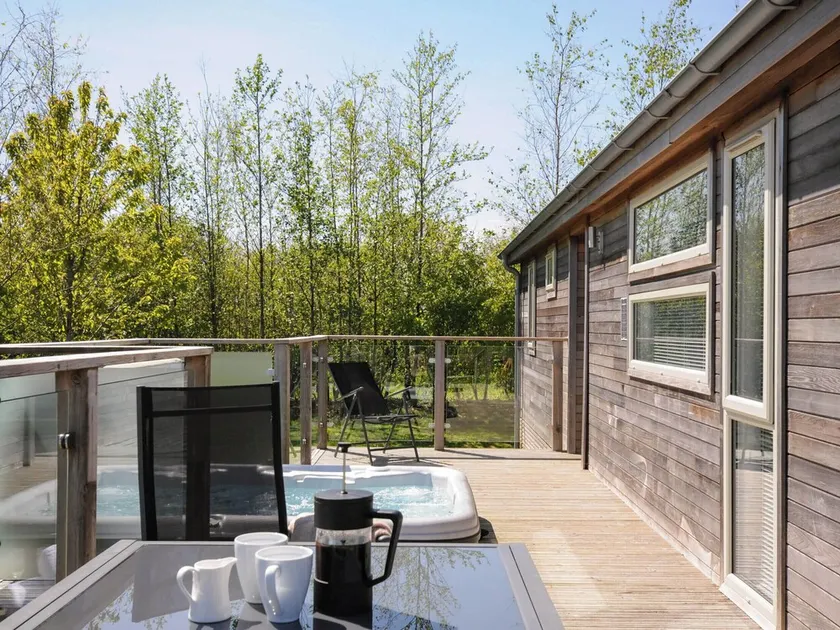 7 MEADOW RETREAT, family friendly, luxury holiday cottage in Dobwalls - Image 1
