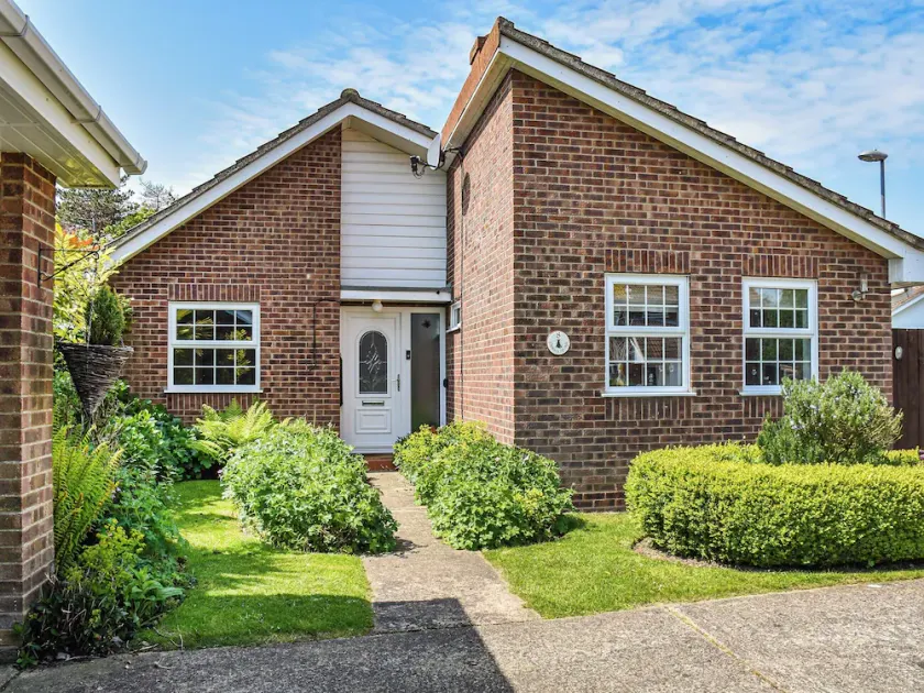 3 bedroom accommodation in Ormesby St Margaret, near Great Yarmouth - Image 1