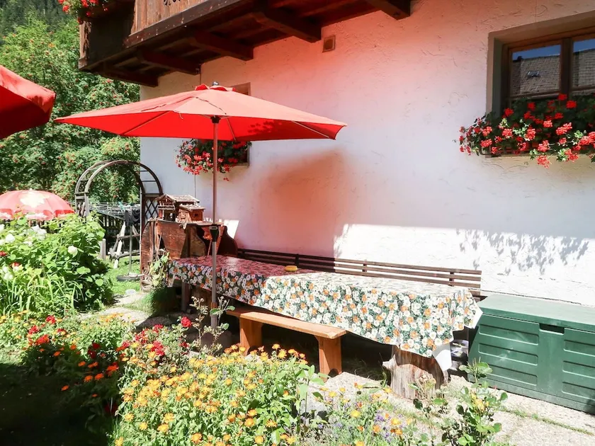 Lovely apartment in villa for 4 guests with WIFI, TV, patio and pets allowed - Image 1