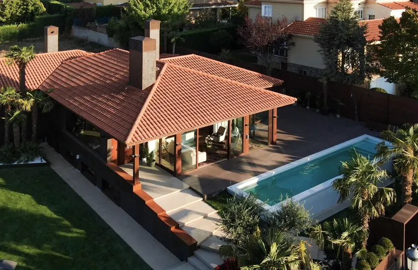 A VILLA THAT GIVES LIGHT - Image 1