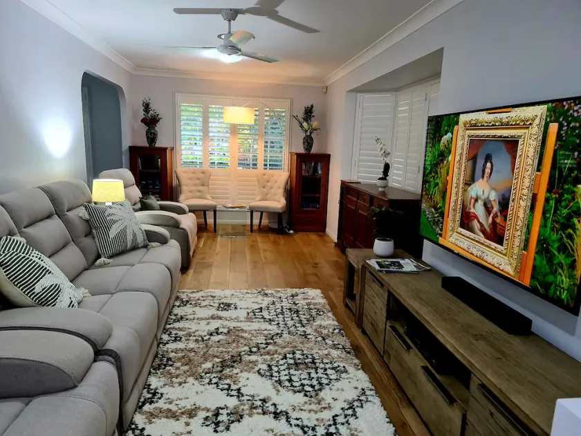 Comfortable pet friendly family home, 12 min to BNE terminals, 5 to Nudgee Beach - Image 1