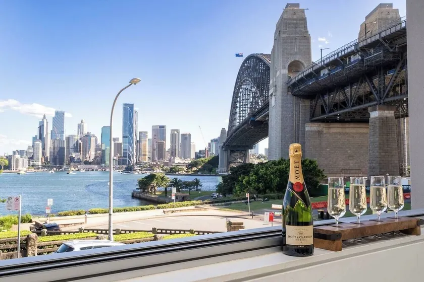 'Harbourview' - The Best Views of the Harbour Bridge & Circular Quay! - Image 1
