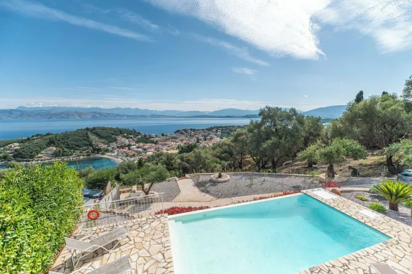 Villa Malva, une jolie villa de 3 chambres, Surplombant Kassiopi Harbour - Image 1